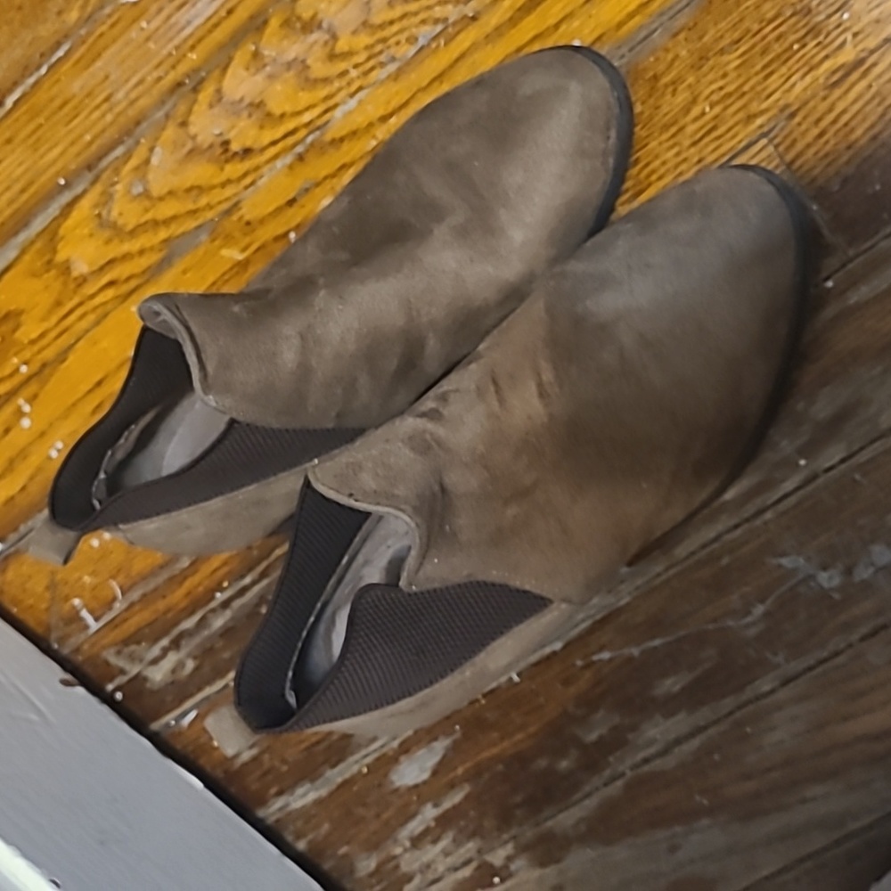 Light brown booties